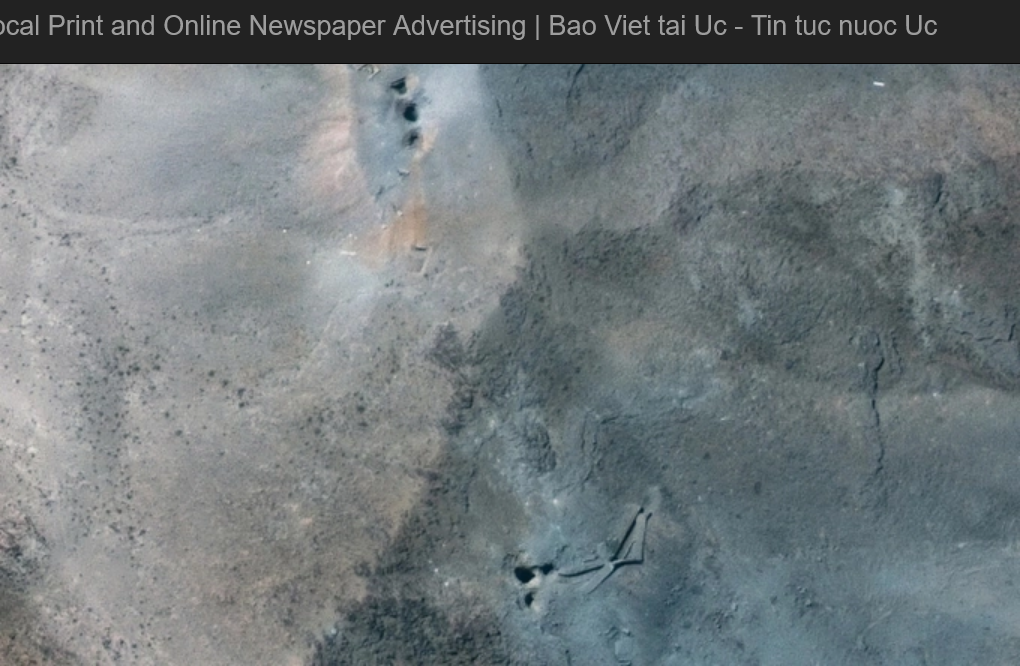 Cận cảnh miệng hố xuất hiện ở cơ sở hạt nhân Fordow sau đòn không kích của Mỹ. Ảnh: Maxar