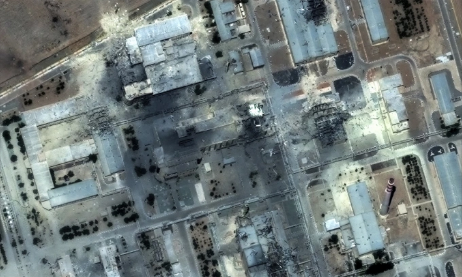 Cơ sở hạt nhân Isfahan của Iran sau khi bị Mỹ không kích ngày 22/6. Ảnh: AP
