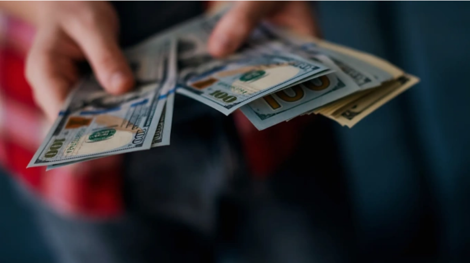 Đa dạng nguồn thu nhập là một bí quyết thành công của các triệu phú. Ảnh minh họa: CNBC