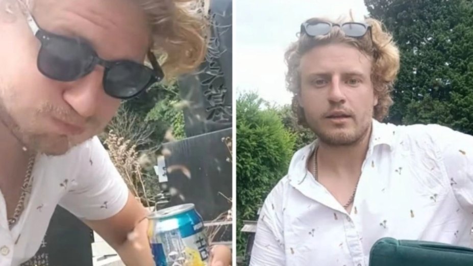 Lochie Jones, du khách Australia uống bia cúng tại một ngôi mộ ở Nhật Bản hồi tháng 8. Ảnh: News