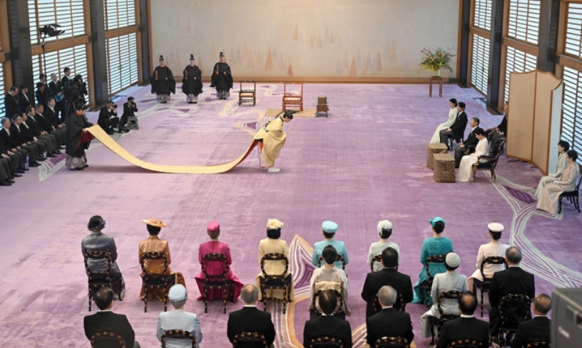 Hoàng tử Hisahito và các thành viên hoàng gia Nhật Bản tại lễ trưởng thành ở cung điện hoàng gia tại Tokyo ngày 6/9. Ảnh: AFP