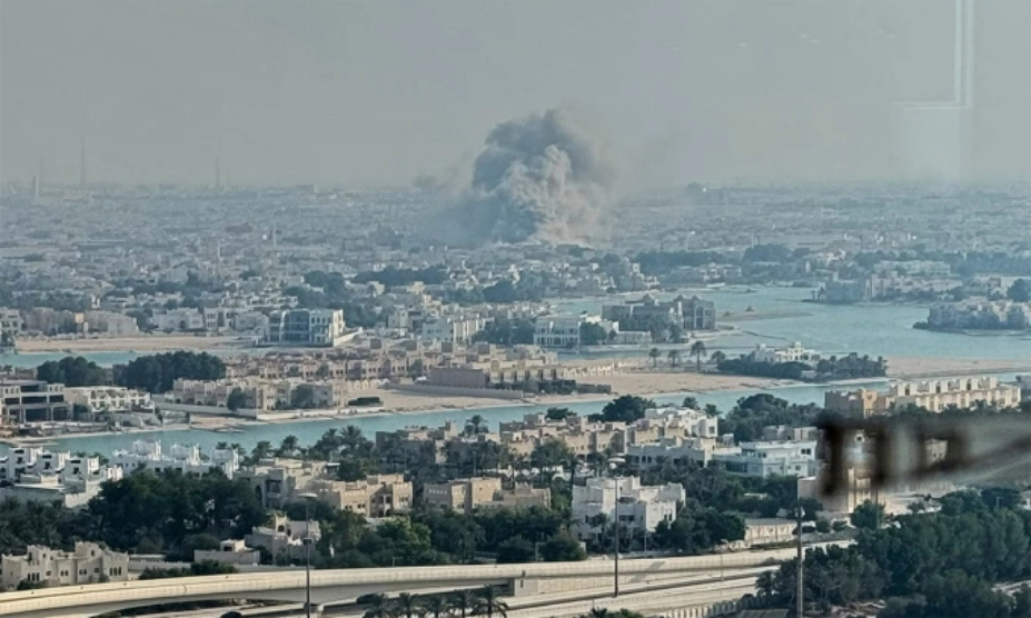 Khói bốc lên từ khu vực bị Israel tập kích ở Doha, Qatar ngày 9/9. Ảnh: AP
