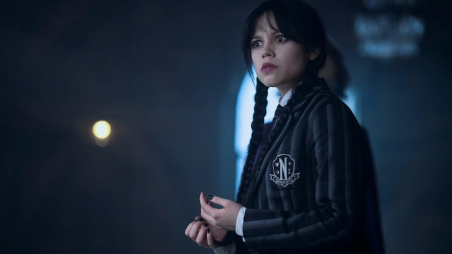 Tạo hình của Jenna Ortega trong phần hai Wednesday. Ảnh: Netflix