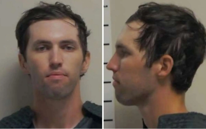 Nghi phạm Tyler Robinson. Ảnh: FBI