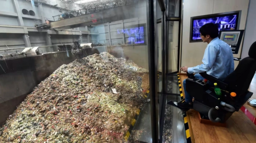 Nhiều nhà máy ở các thành phố lớn của Trung Quốc năm 2025 không đủ rác để đốt do dân số giảm, kinh tế tăng trưởng chậm. Ảnh minh họa: Alamy