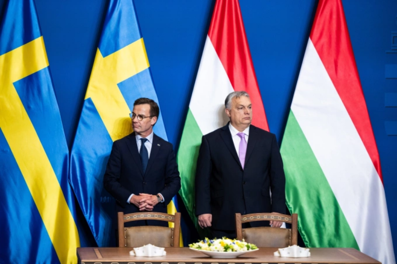 Thủ tướng Thụy Điển Ulf Kristersson (trái) và Thủ tướng Hungary Viktor Orban trong cuộc họp báo tại Budapest hồi tháng 2/2024. Ảnh: Reuters