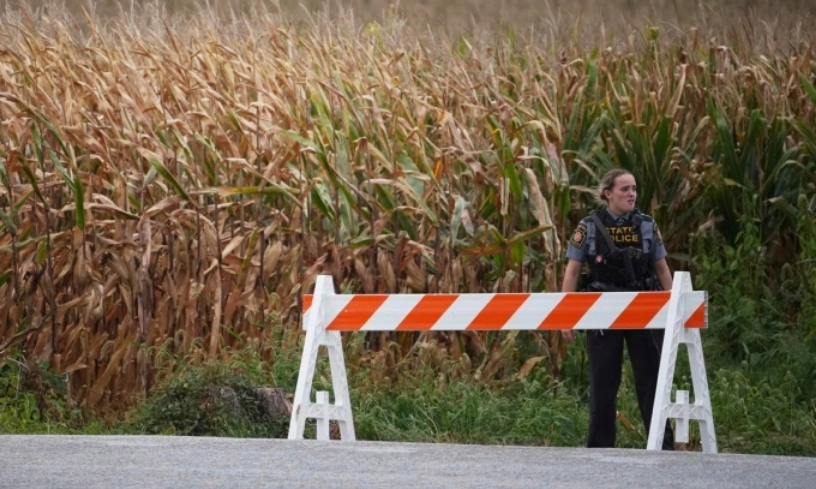 Cảnh sát phong tỏa hiện trường vụ nổ súng khiến ba sĩ quan thiệt mạng và hai người bị thương ở hạt York, bang Pennsylvania, ngày 17/9. Ảnh: AP