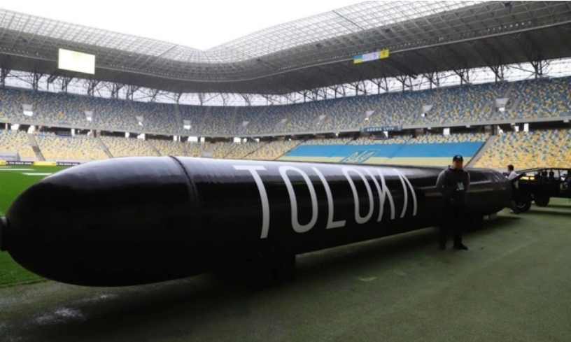 Một biến thể tàu lặn không người lái TOLOKA được Ukraine trình làng tại triển lãm quân sự ở Lviv. Ảnh: RBC-Ukraine