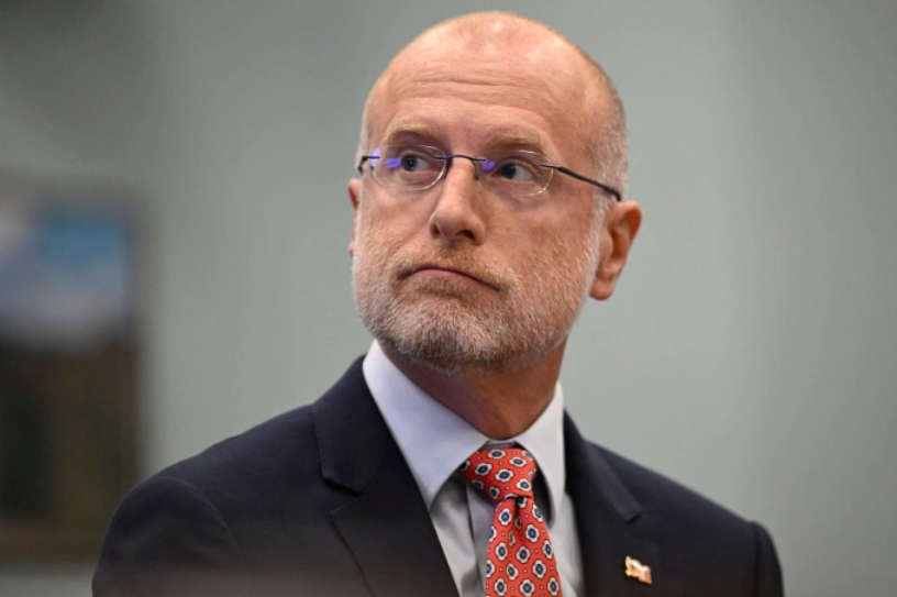 Chủ tịch Ủy ban Truyền thông Liên bang Mỹ Brendan Carr điều trần tại Hạ viện ngày 21/5. Ảnh: AFP