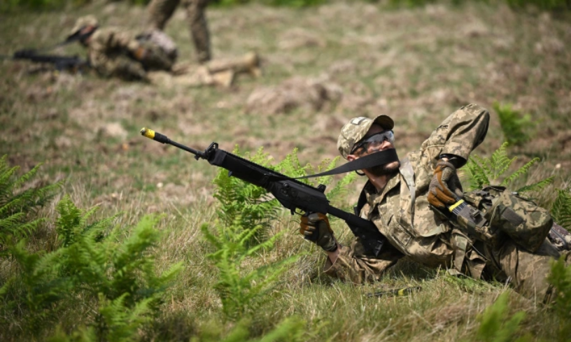 Quân nhân Ukraine tại buổi huấn luyện ở miền đông Anh hồi tháng 6. Ảnh: AFP