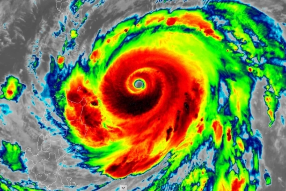 Bão Ragasa trước khi đổ bộ Philippines ngày 22/9. Ảnh: TWN