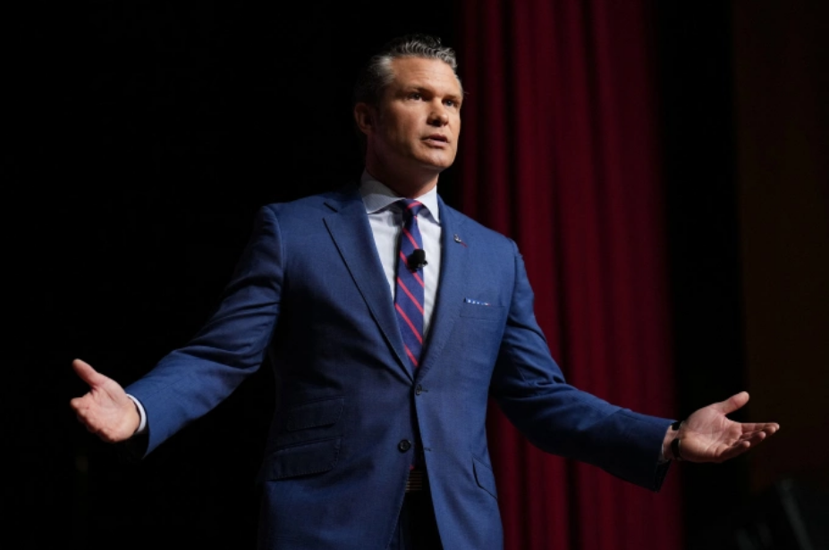 Bộ trưởng Quốc phòng Mỹ Pete Hegseth phát biểu trong cuộc họp với các tướng lĩnh tại căn cứ thủy quân lục chiến ở Quantico, Virginia, ngày 30/9. Ảnh: AFP