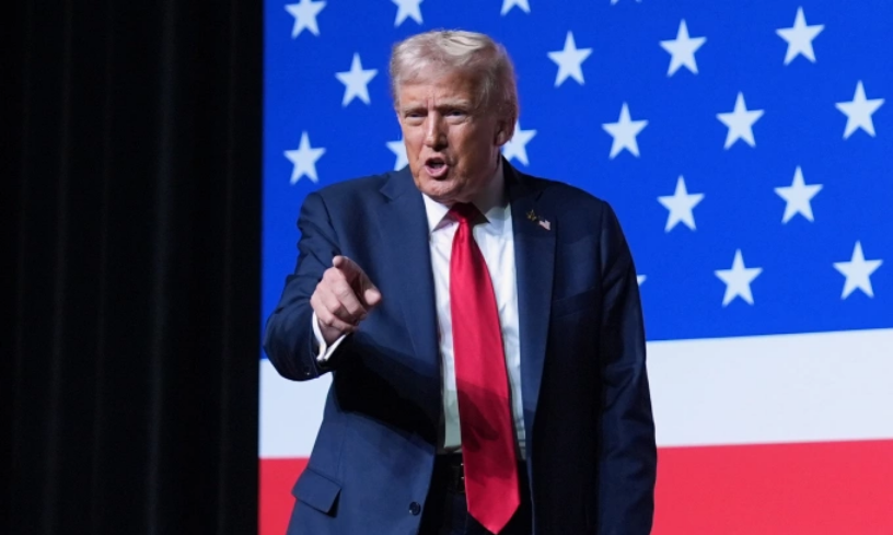 Ông Trump tại cuộc họp với các tướng lĩnh Mỹ ở bang Virginia hôm 30/9. Ảnh: AP