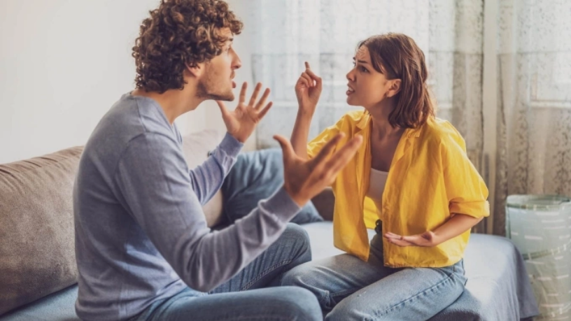 Chỉ trích những sở thích lành mạnh của chồng có thể khiến không khí gia đình căng thẳng, hôn nhân âm thầm rạn vỡ. Ảnh minh họa: Pixabay