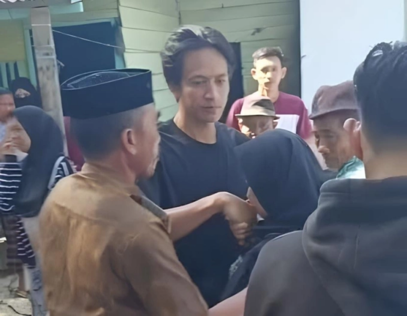 Nghi lễ Mowea Sarapu của làng Puudombi, tỉnh Konawe, hôm 20/9. Ảnh: Foto Agensi