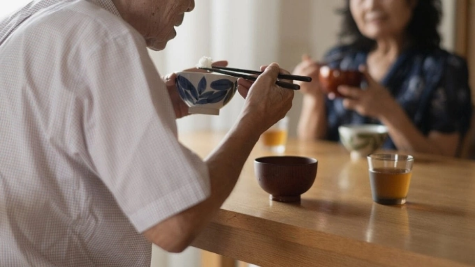 Hối tiếc vì có tiền nhưng ngày trẻ không dám tiêu