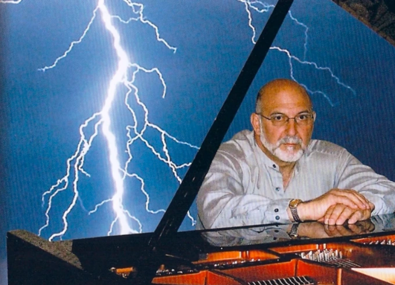 Ông Tony Cicoria vào năm 2008. Ảnh: Vice