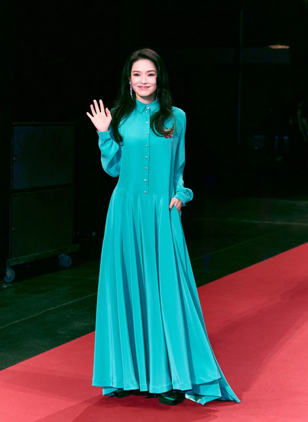 Thư Kỳ tại Liên hoan phim Lumière. Ảnh: Sina