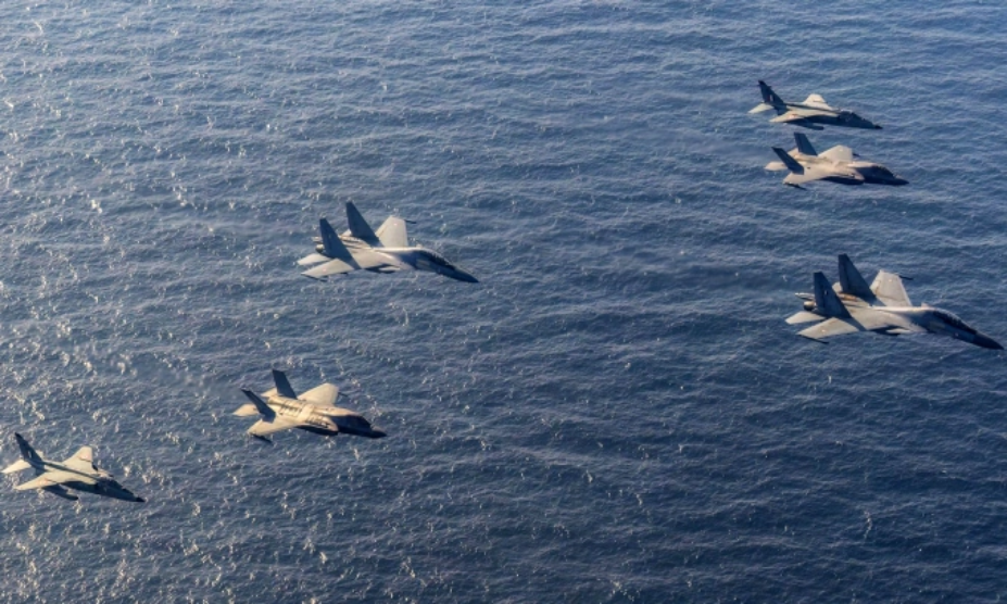 Các chiến đấu cơ Anh, Ấn Độ trong cuộc tập trận Konkan 2025 hôm 14/10. Ảnh: Hải quân Anh