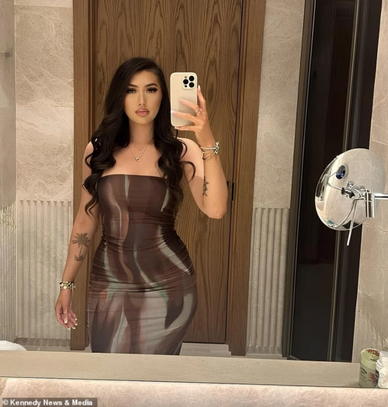 Cathy, 29 tuổi, làm trong ngành tài chính ở Anh. Ảnh: Dailymail