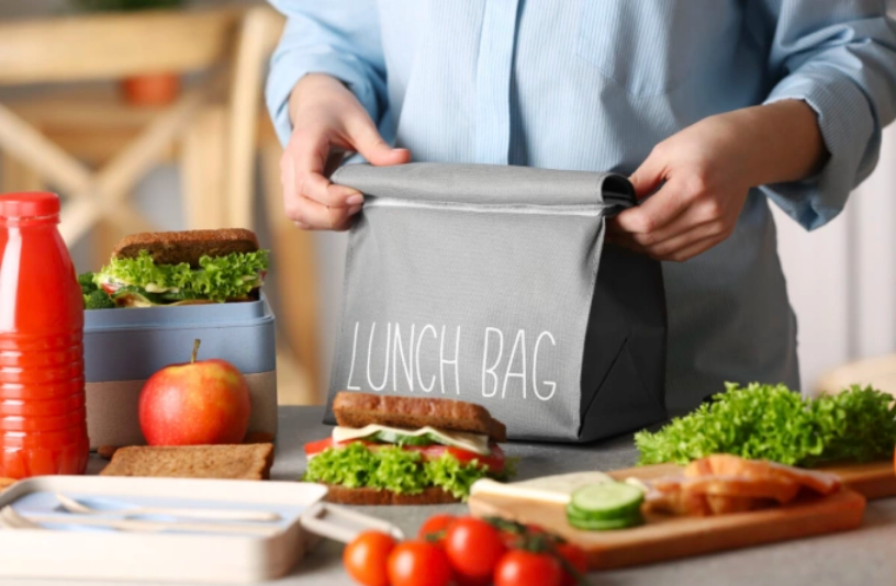 Nhiều người Mỹ bỏ ăn trưa để tiết kiệm chi phí sinh hoạt. Ảnh minh họa: Africa Studio