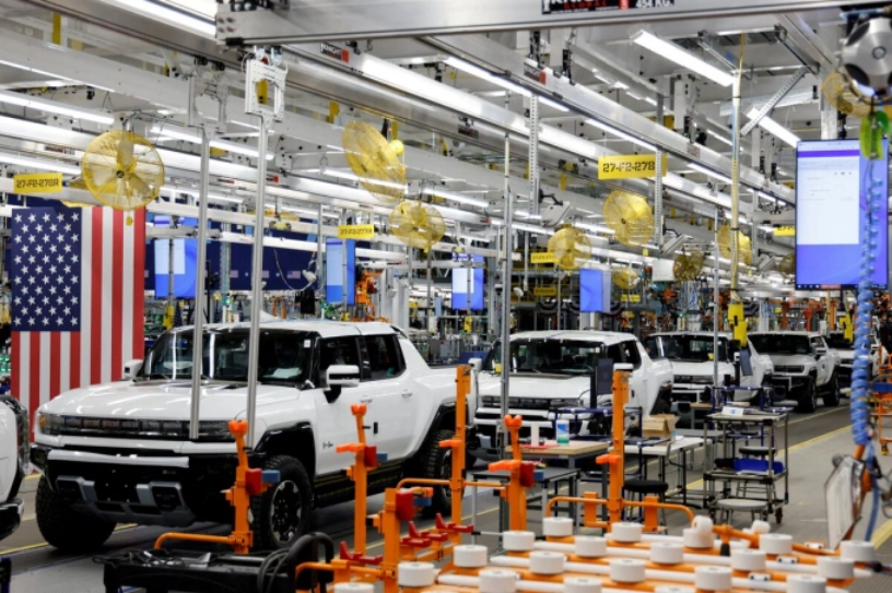 Nhà máy lắp ráp xe điện của General Motors tại Detroit, Michigan, Mỹ, ngày 17/11/2021. Ảnh: Reuters