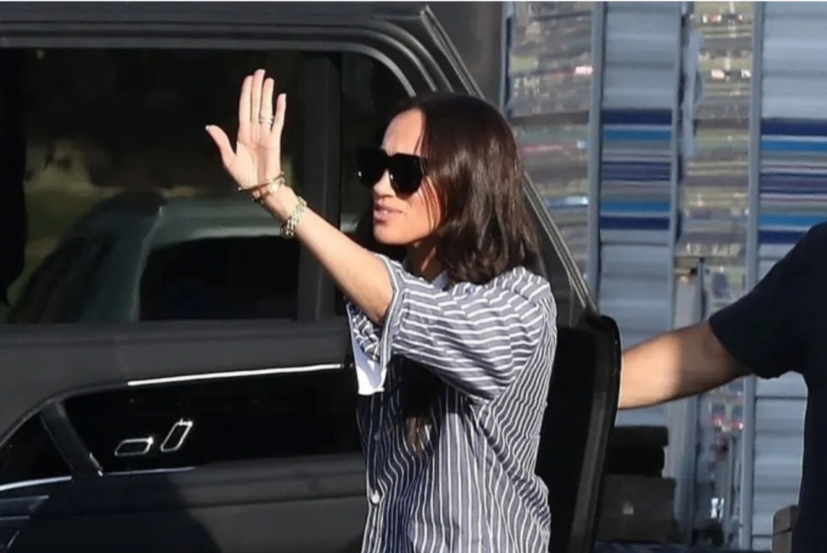 Meghan Markle trên trường quay đầu tháng 11. Ảnh: Backgrid