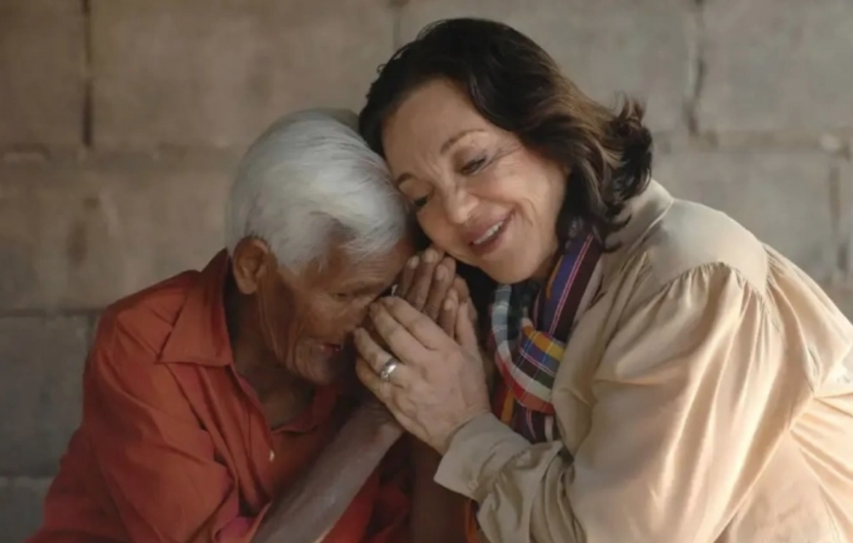 Albina du Boisrouvray đến thăm người dân nghèo ở Thái Lan năm 2008. Ảnh: JDD