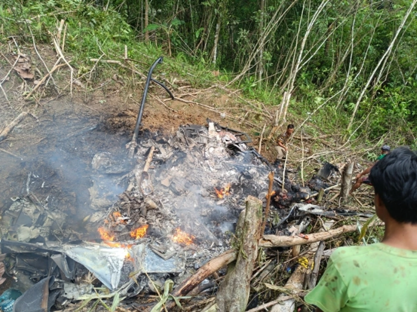 Hình ảnh được cho là hiện trường vụ rơi trực thăng ở đảo Mindanao, Philippines ngày 4/11. Ảnh: GMA News