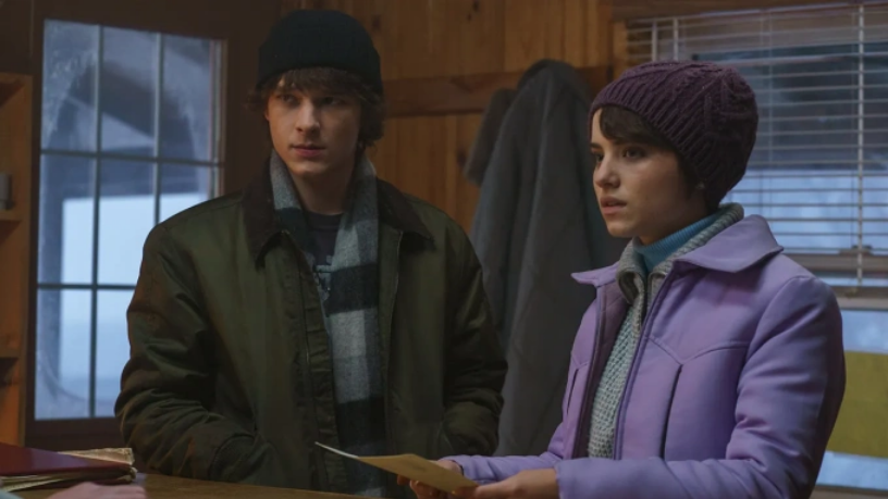 Mason Thames và Madeleine McGraw trong một phân cảnh của Black Phone 2. Ảnh: The Hollywood Reporter