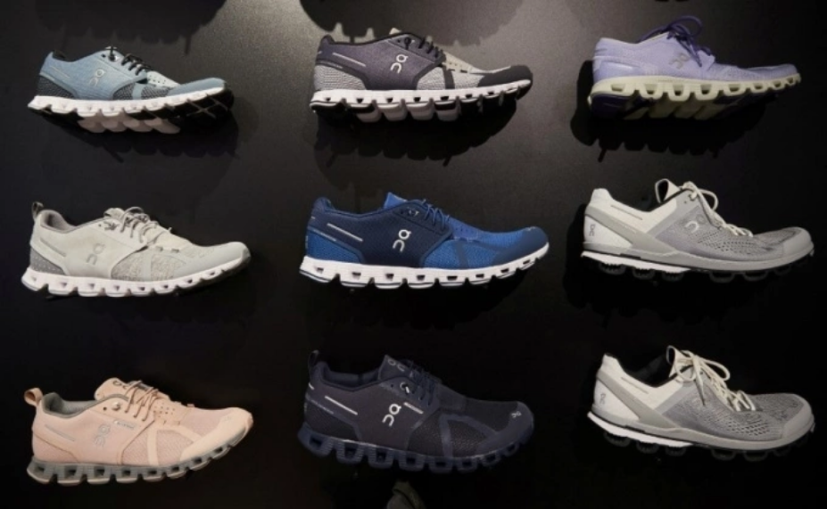Giày của On trong một cửa hàng ở Lausanne (Thụy Sĩ). Ảnh: Reuters
