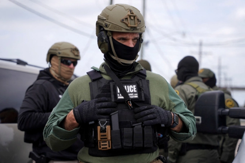 Border Patrol agents stand on a side street after U.S. President Donald Trump launched an immigration crackdown in New Orleans, in Kenner, Jefferson Parish, New Orleans, U.S., December 3, 2025. REUTERS/Seth Herald