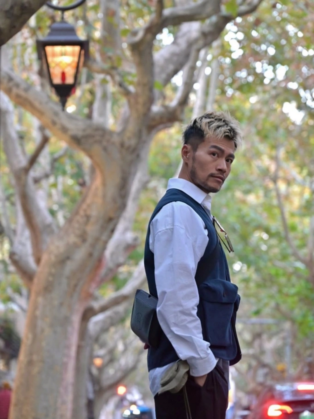 Nhà thiết kế trang phục Nhậm Lãng Trình. Ảnh: Instagram/Mountain Yam