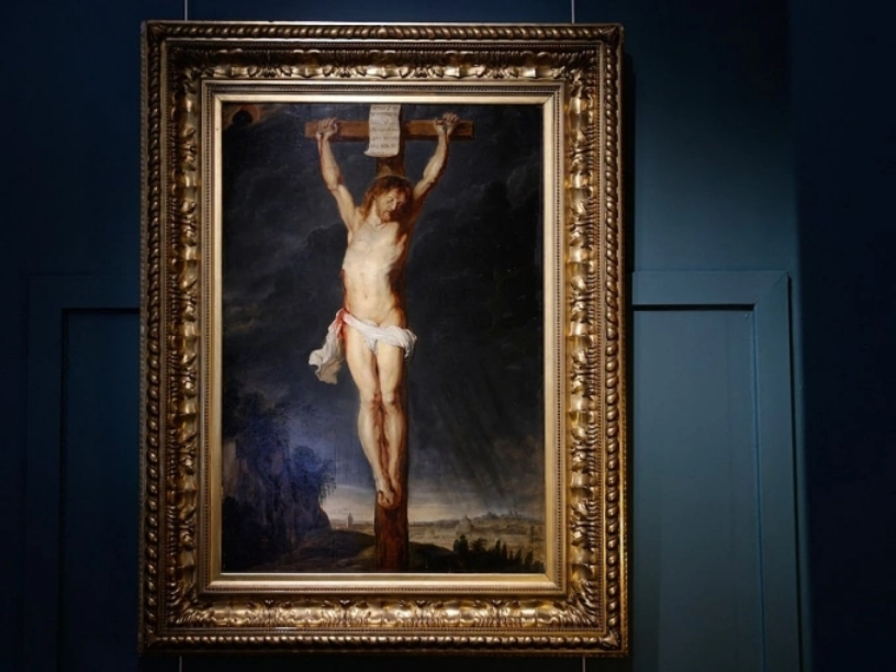Bức tranh Chúa trên thập tự giá có giá hơn 3,4 triệu USD. Ảnh: AFP