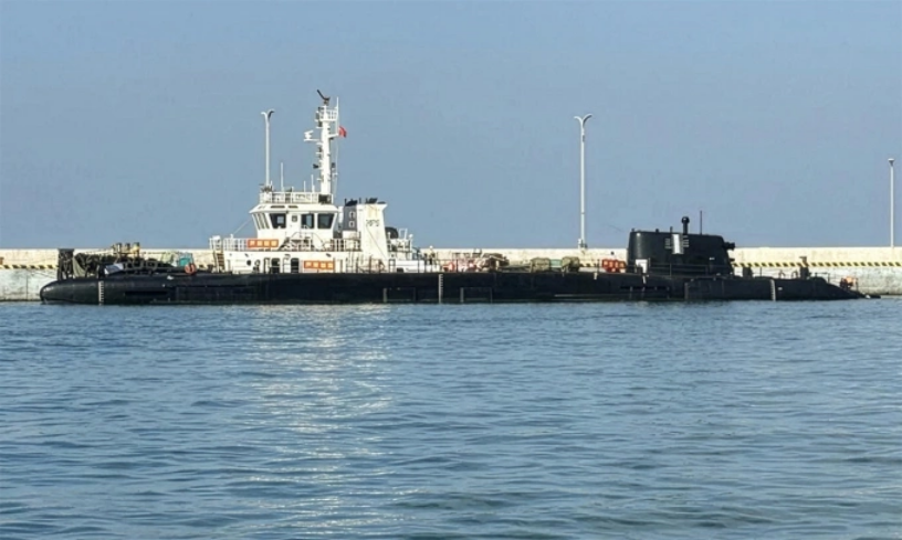 Phương tiện được đánh giá có đặc điểm giống cả tàu ngầm lẫn tàu nổi trong ảnh chụp công bố ngày 3/12. Ảnh: War Zone