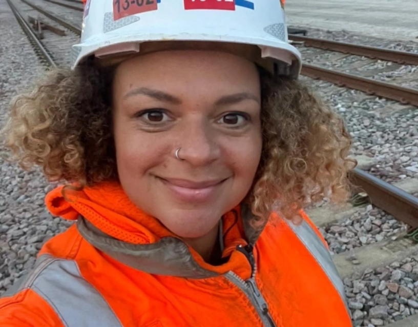 Reign Lawrence là một trong hai phụ nữ Anh được biết đến đã mất một đứa con sinh đôi sau khi sinh con tự nhiên. Ảnh: Reign Lawrence