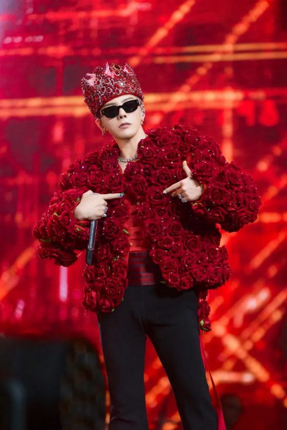 G-Dragon trong show diễn thuộc khuôn khổ G-Dragon 2025 World Tour [Übermensch]. Ảnh: Galaxy Corporation