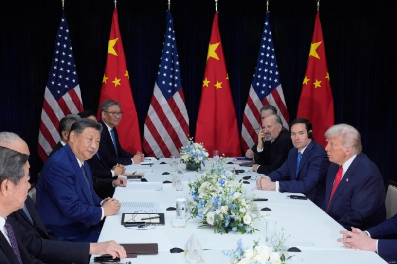 Tổng thống Donald Trump và Chủ tịch Trung Quốc Tập Cận Bình hội đàm tại Busan, Hàn Quốc ngày 30/10. Ảnh AP