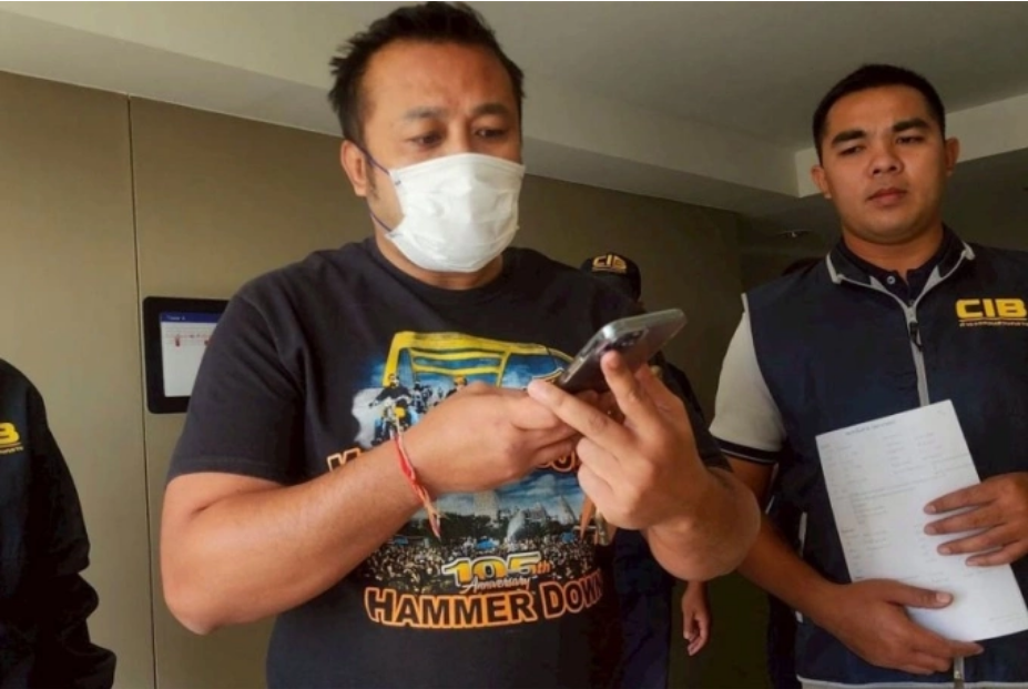 Manus bị bắt tại Don Mueang, ngày 19/12. Ảnh: Nation