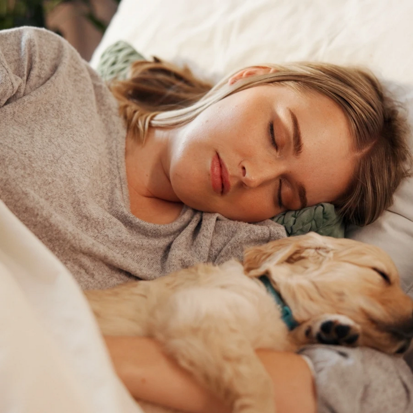 Thói quen chăm da rẻ bèo của giới nhà giàu: Không cần thẩm mỹ, chỉ một bí kíp cũng đủ tạo nên làn da sáng mịn - 1