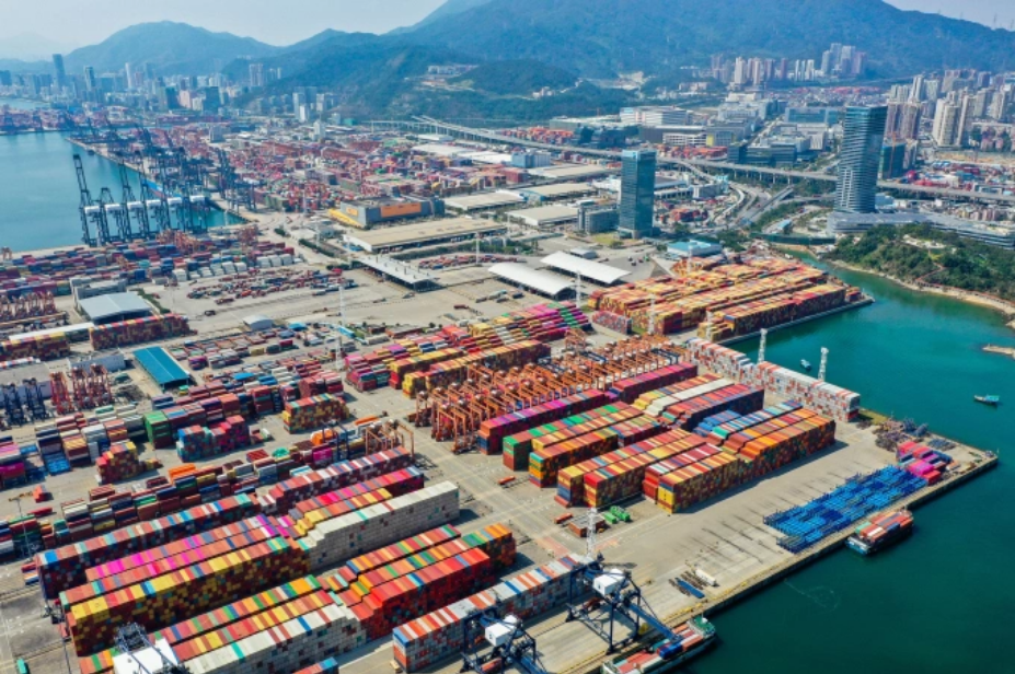 Container tại cảng biển ở Thâm Quyến (Quảng Đông, Trung Quốc). Ảnh: Reuters