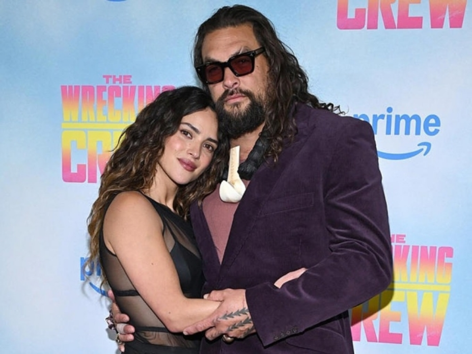 Jason Momoa và bạn gái tại buổi quảng bá phim hôm 15/1. Ảnh: Sipa USA