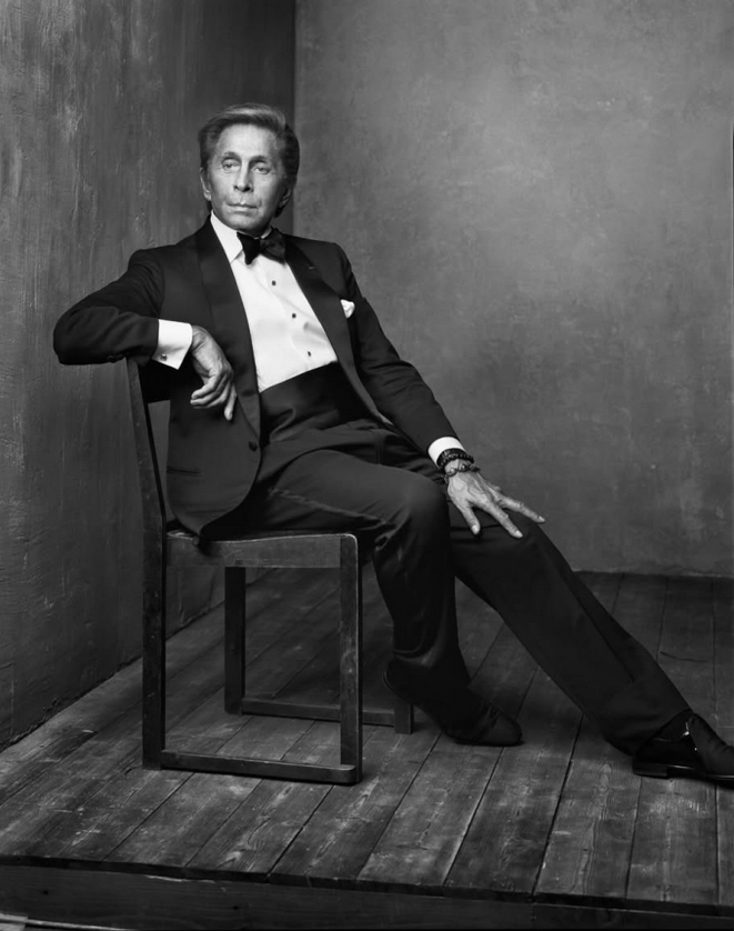 Nhà thiết kế Valentino được xem là huyền thoại thời trang thế giới. Ảnh: Instagram markseliger