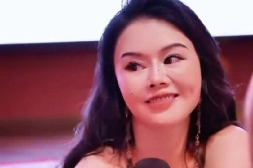 Kiếm bộn tiền nhờ dạy phụ nữ liếc mắt đưa tình