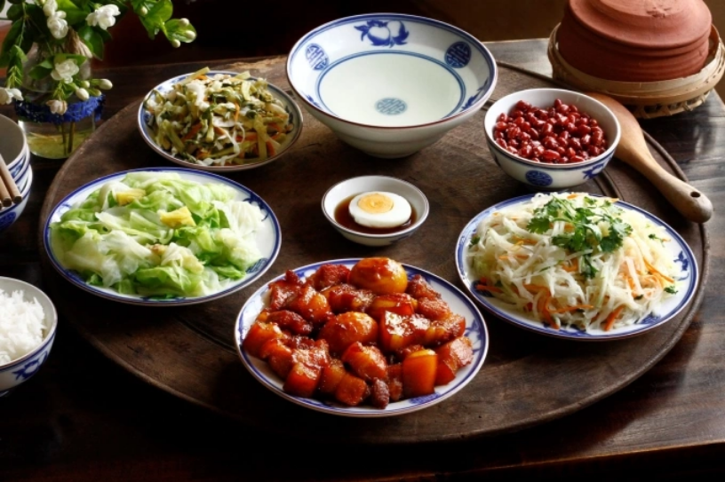 Nước luộc rau bắp cải dùng làm canh. Ảnh: Bùi Thủy