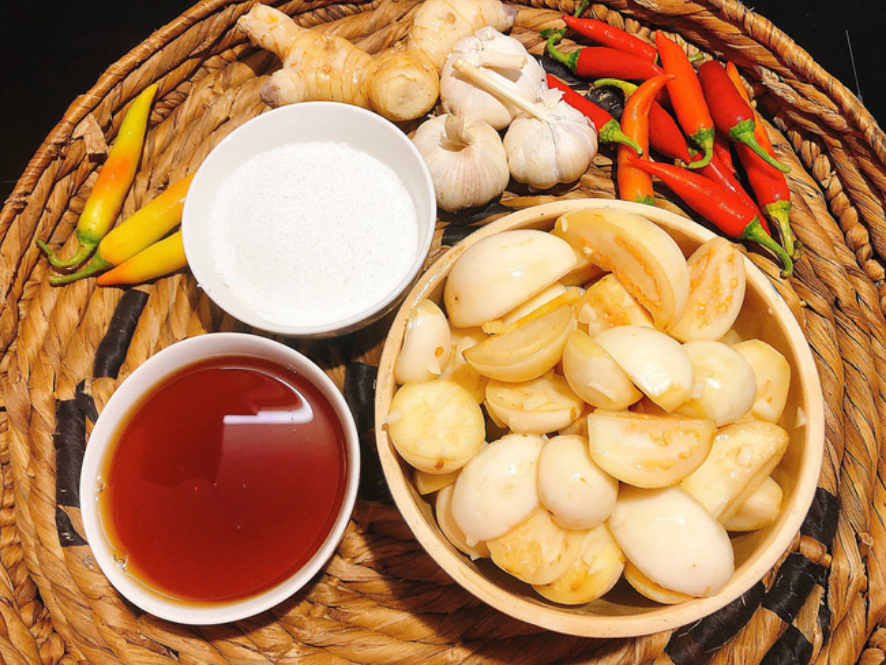 Tết này tôi làm dưa cà muối giòn ngon cực phẩm, ăn với gì cũng ngon - Ảnh 1.