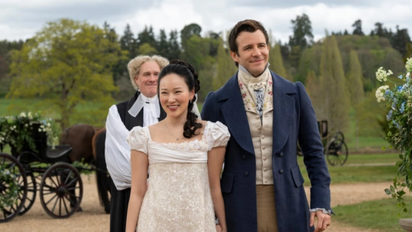 Yerin Ha (trái, vai Sophie) và Luke Thompson (vai Benedict) là nhân vật trung tâm của mùa bốn phim. Ảnh: Netflix