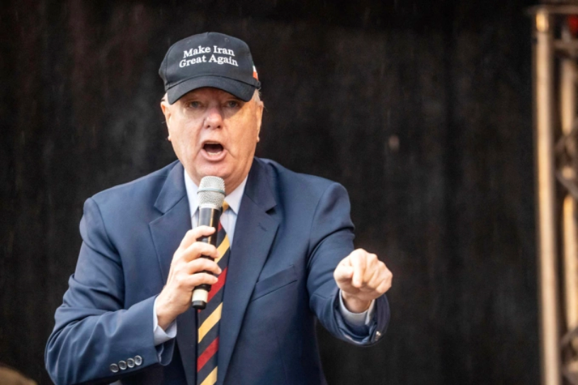 Thượng nghị sĩ Lindsey Graham phát biểu tại sự kiện ở Đức, ngày 14/2. Ảnh: Reuters