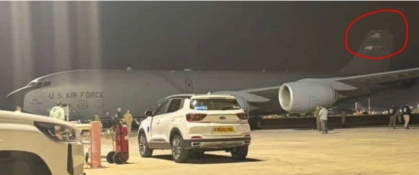 Hình ảnh KC-135 hạ cánh tại Israel rạng sáng 13/3 bị mất một phần đuôi. Ảnh: X/Osinttechnical