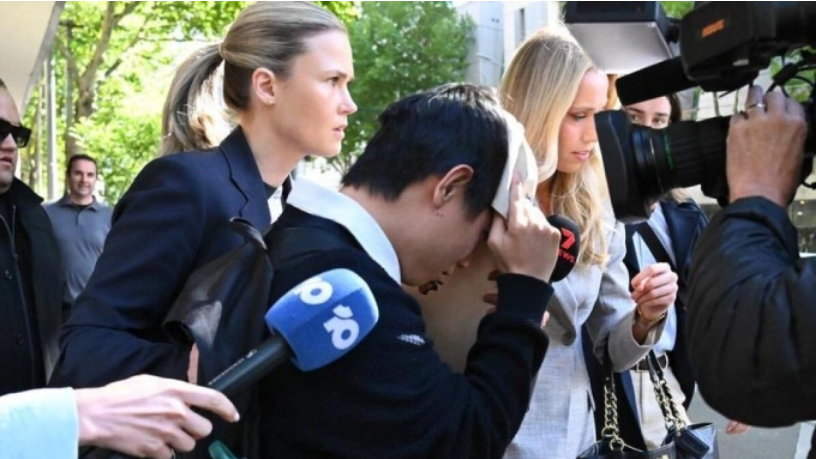 Bao Phuc Cao rời tòa ở Melborne ngày 13/3. Ảnh: Campaspe News